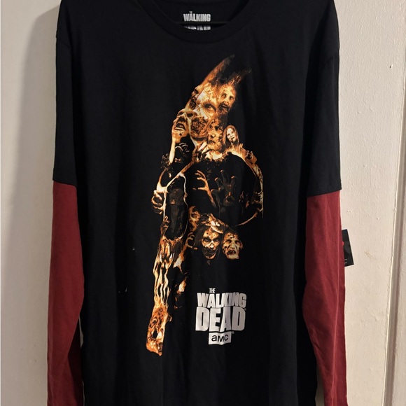 Black and Red Men's Shirt - Picture 1 of 3